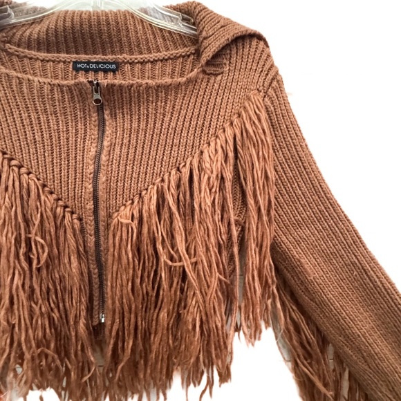 Hot & delicious fringe zip sweater ❤️ size small - Picture 3 of 6